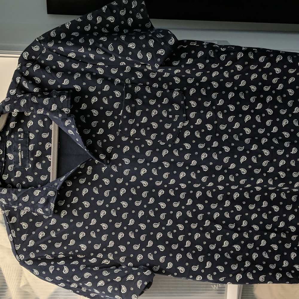 A&F polo shirt paisley pattern navy size M